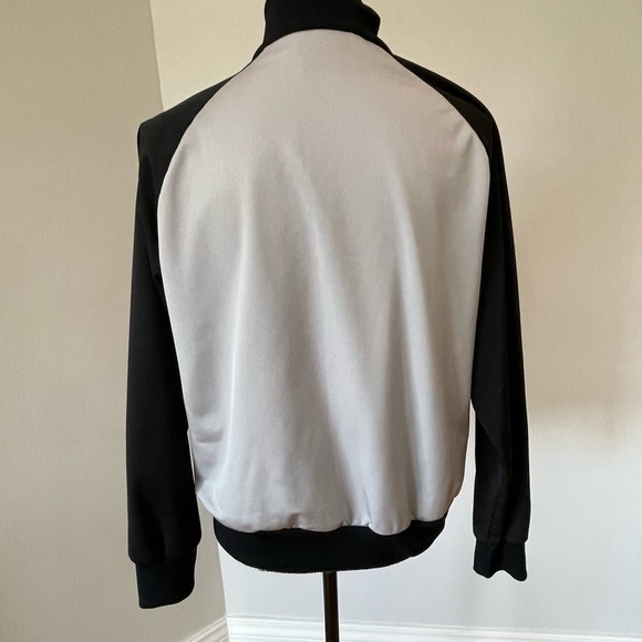 Wilson zippered jacket size medium - Picture 9 of 16